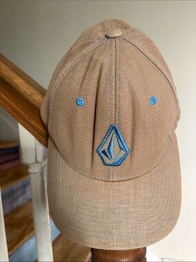 VOLCOM Snapback Linen+Cotton Hat {Unique 1 of a kind find}